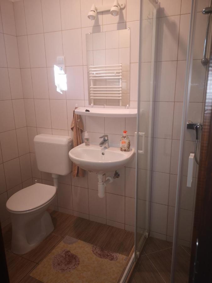 Eszter-ház vendégház Kerekegyháza Exterior foto